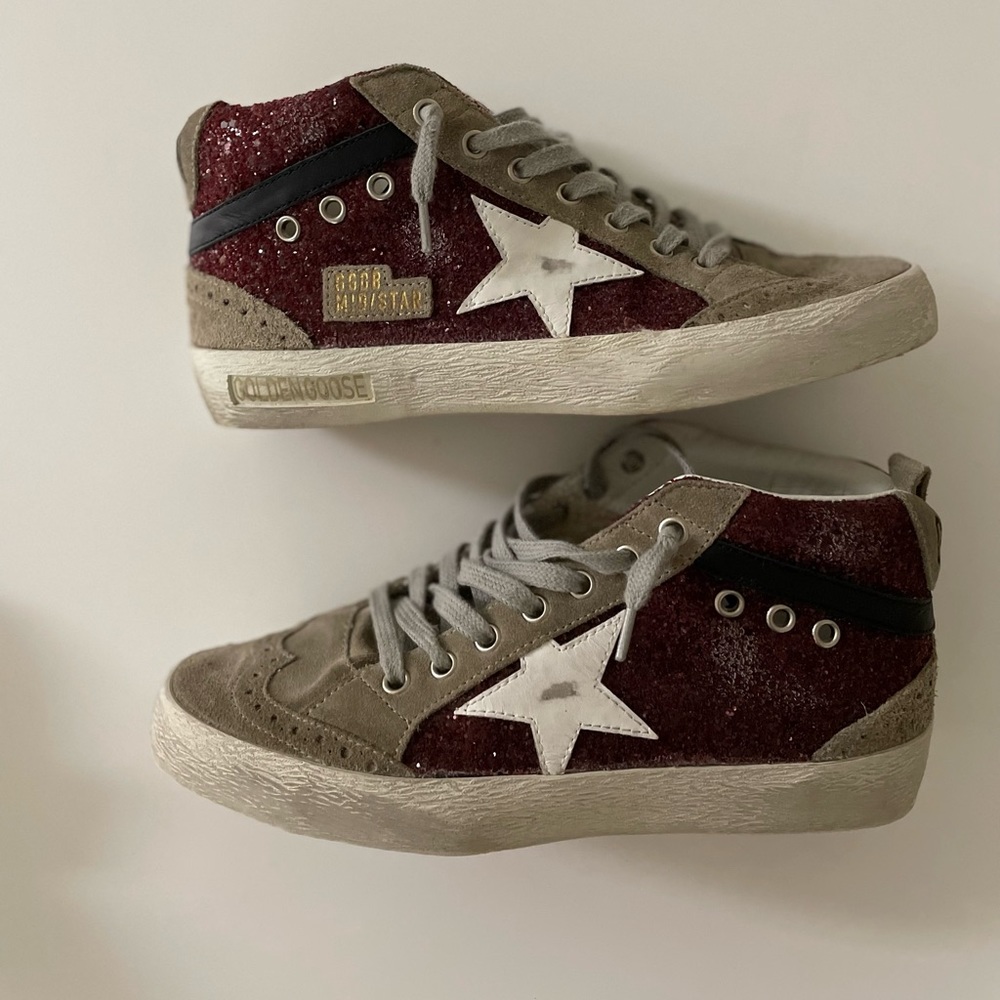 Golden Goose. Mid Star in burgundy glitter with gray inserts and white star